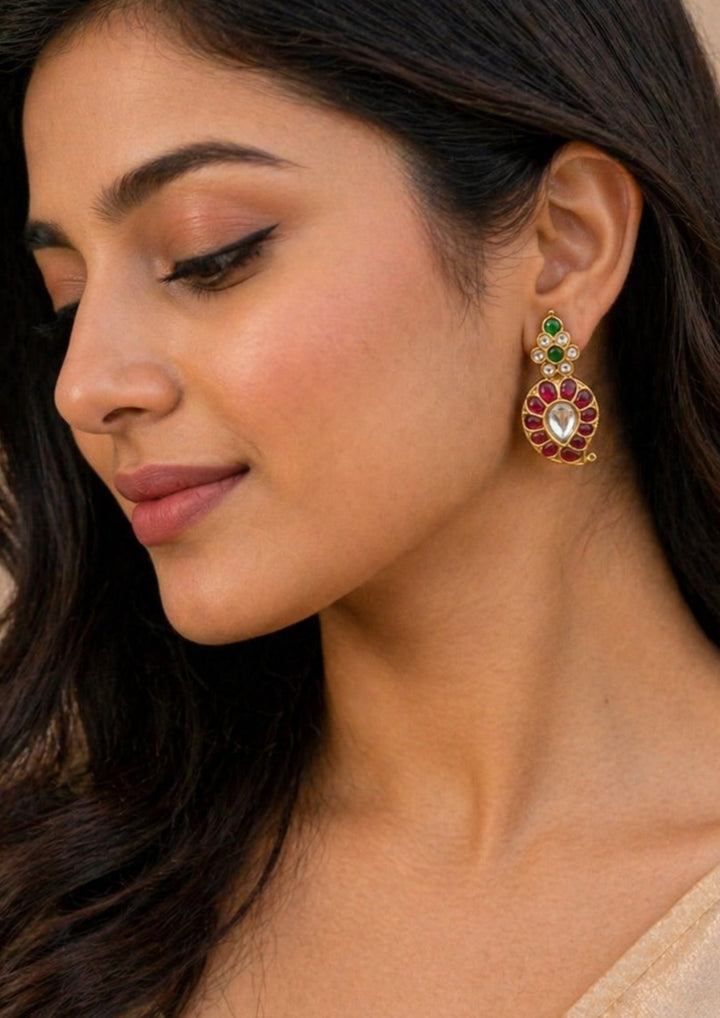 Jadau Kundan Gold Plated Screwback Earrings Model Pic