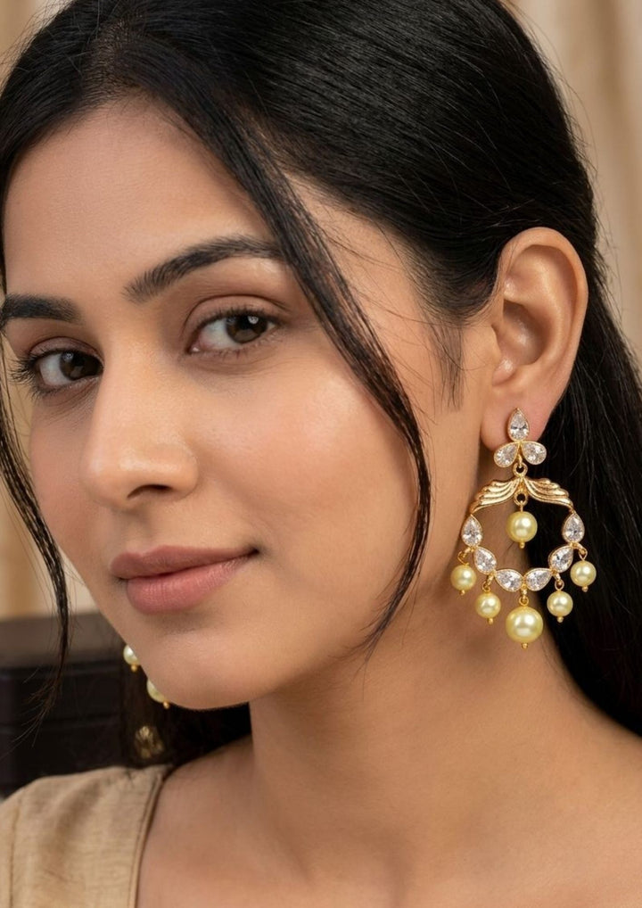 Kundan Gold Plated Pearl Drop (Detachable 2 in 1) Earrings Model Pic
