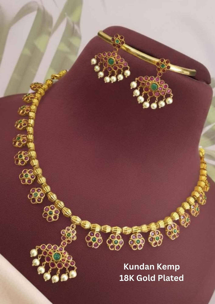Gold-plated necklace and earrings set 