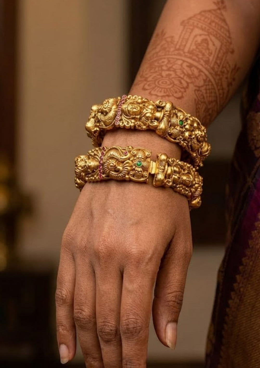 Kundan Gold Plated Temple Lakshmi Devi Openable Bangles Model Pic