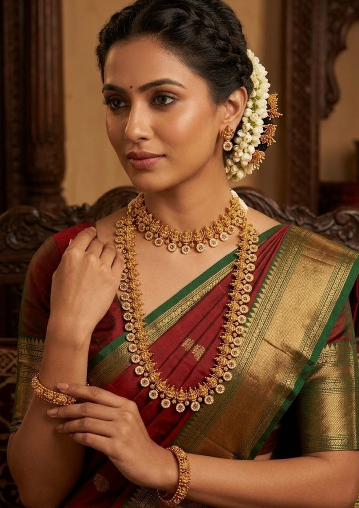 Kundan Gold Plated Traditional Bottu Mala Temple Necklace with Earrings combo Model Pic