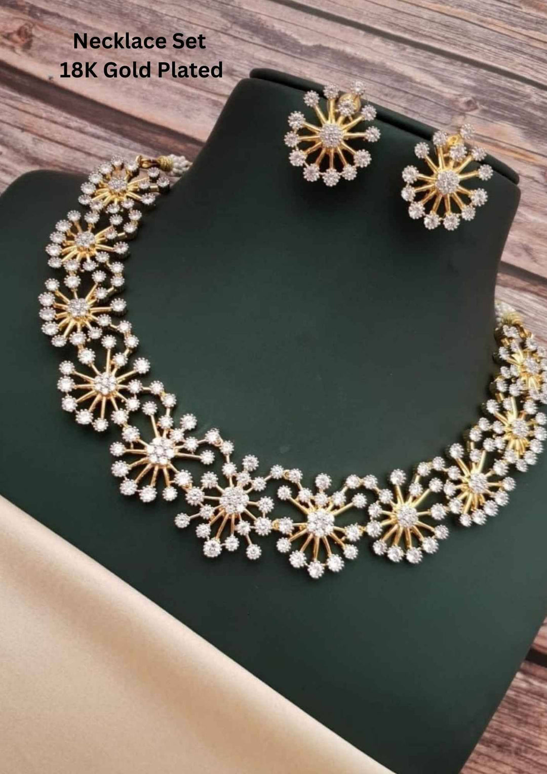Necklace set with gold plating 