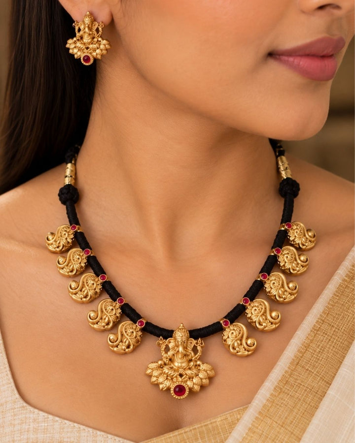 Kundan Gold Plated Temple Ganesha Necklace with Earrings g101250