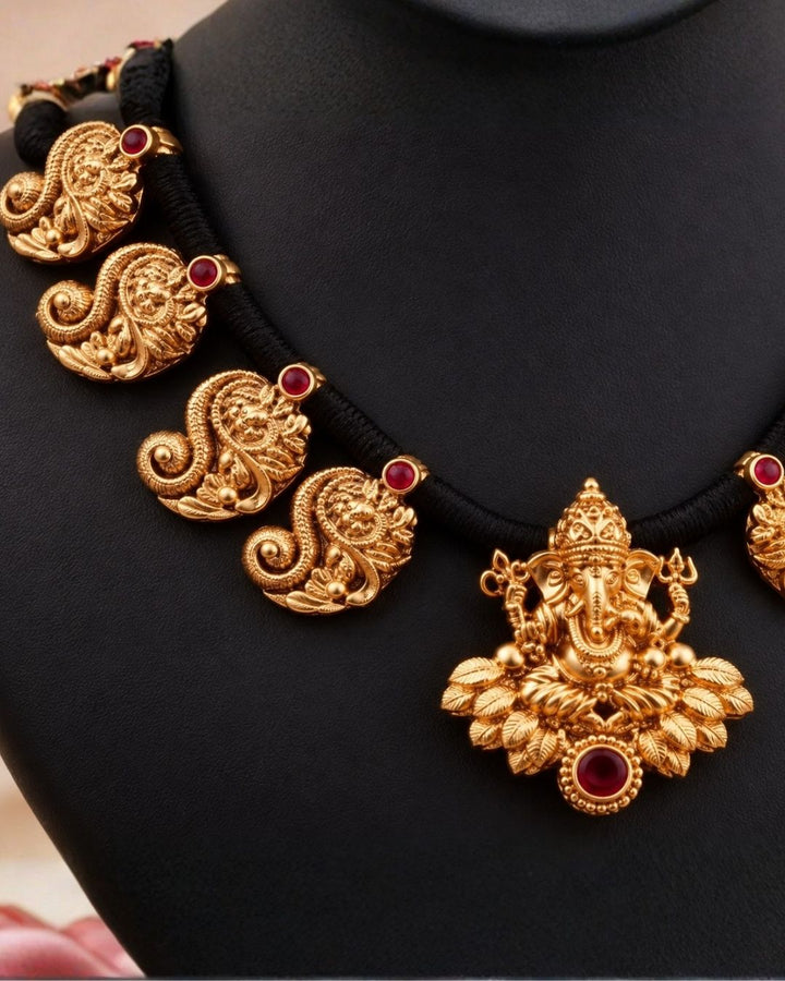 Kundan Gold Plated Temple Ganesha Necklace with Earrings g101250