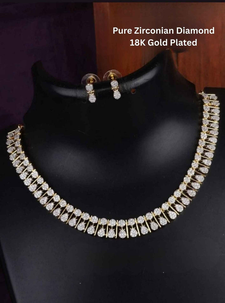 Gold-plated zirconia necklace and earrings 