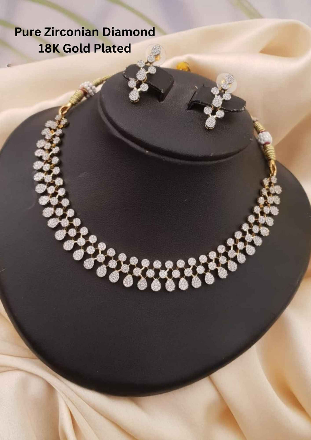Jewelry set with necklace and earrings