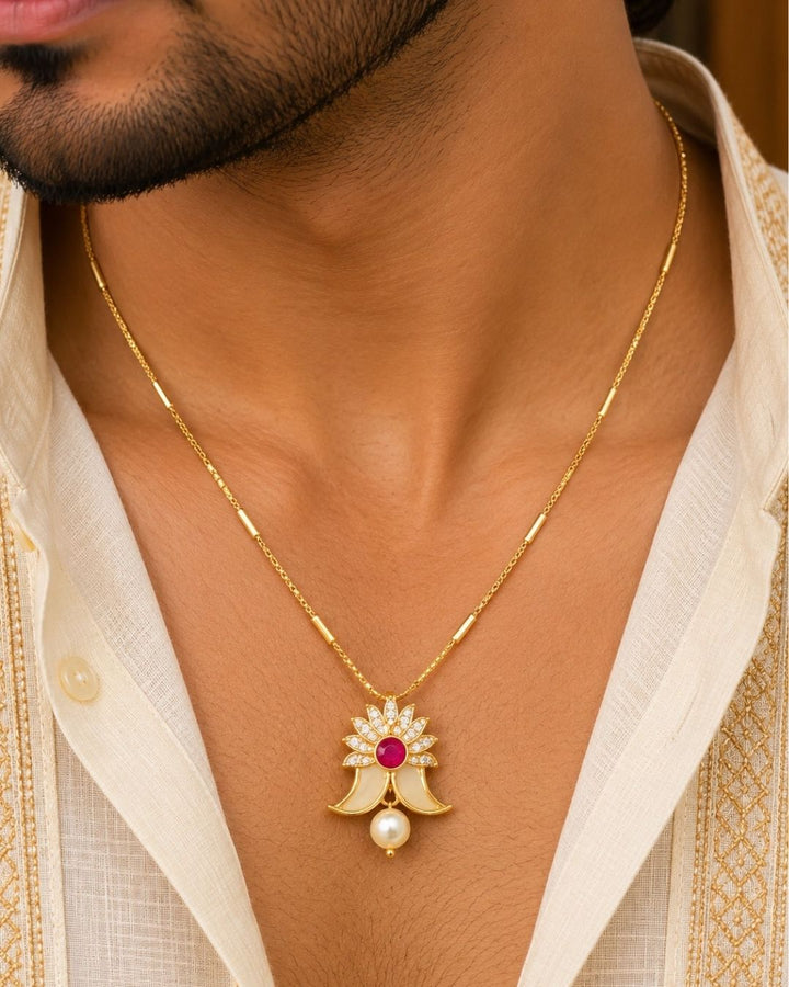 gold plated puligoru chain comes with pearl drop and rudy stone in pendent and show picture clearly how it looks and anti faded and skin safe and can be used for weeding&