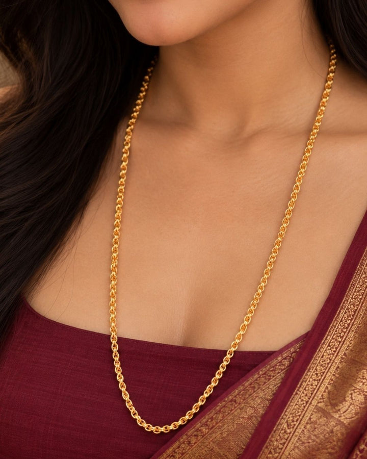 South Indian Woman wearing a 18k gold plated thali chain design in pattern of doublw chain twisted model perfect for dailywear