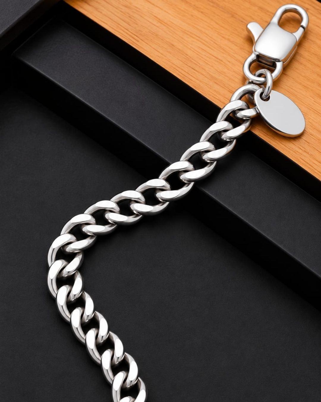 Silver Plated Men’s Bracelet with Classic Cuban Link Design