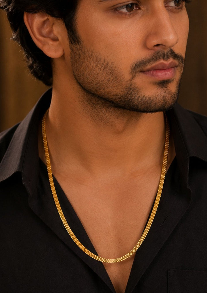 Man wearing a Gold-plated men&