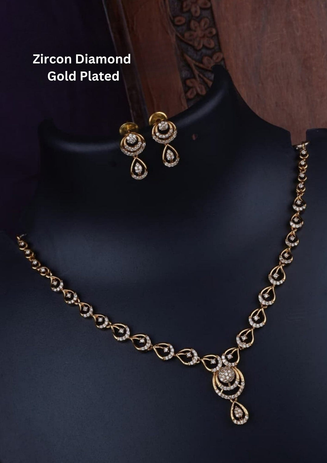 Zircon diamond matt design gold plated necklace set with waterproof, anti fade used for festivals ,weddings , and ideal for gifting. 