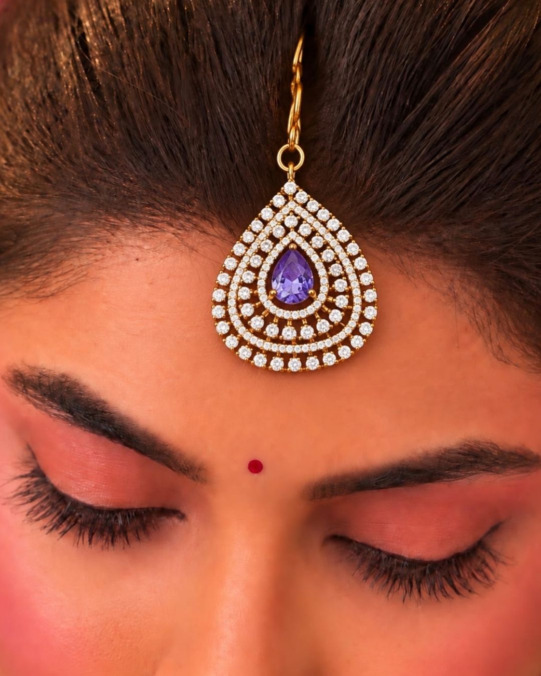 Zirconian Diamond Tear Drop Mangtikka