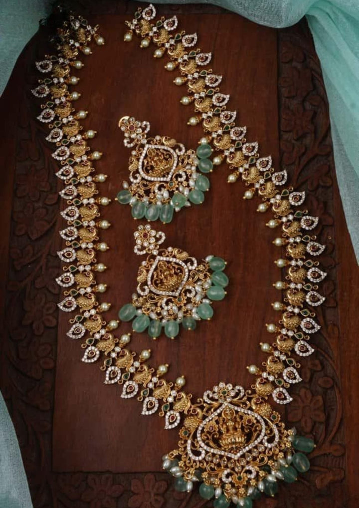 Kundan Temple Matt Necklace with Earrings c1024020