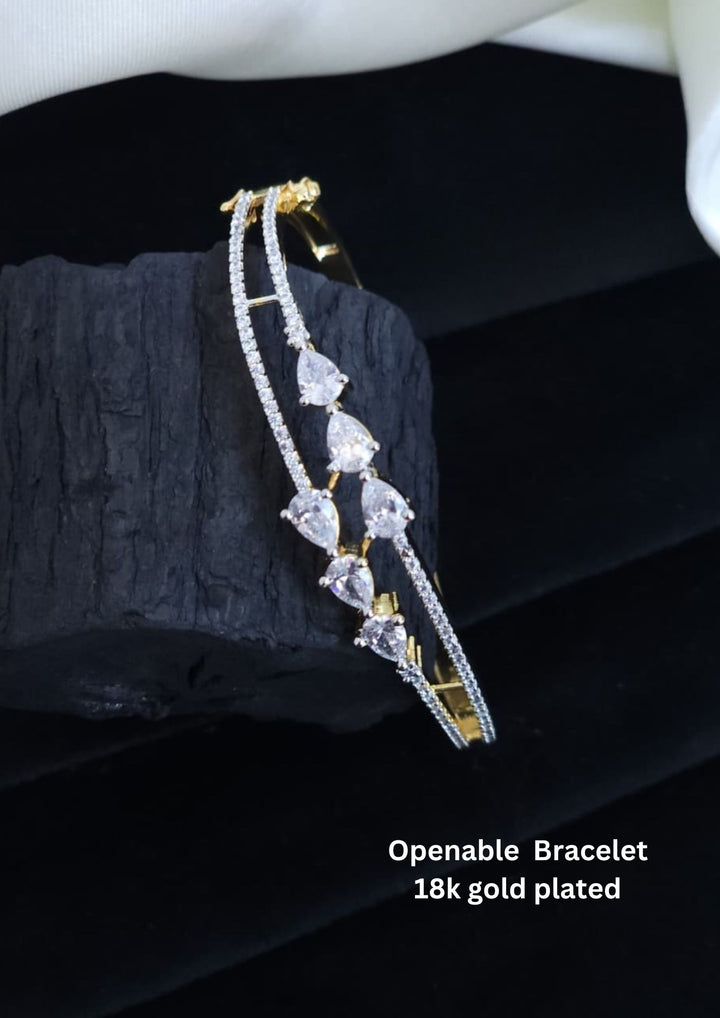 Pure Zirconian Diamond Openable Bracelet r10390