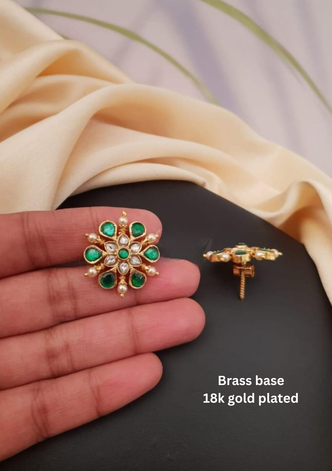 Kundan Screwback Studs g 10850