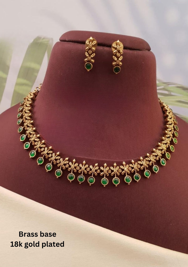 Antique Kundan Necklace with Earrings g101350