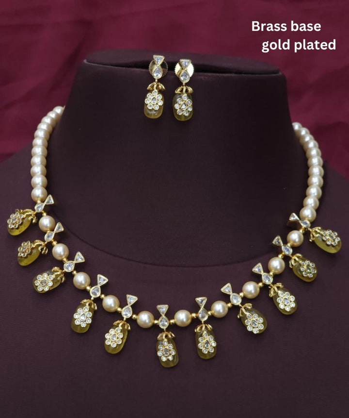 Kundan & Beads Gold Plated Necklace with Earrings r101080