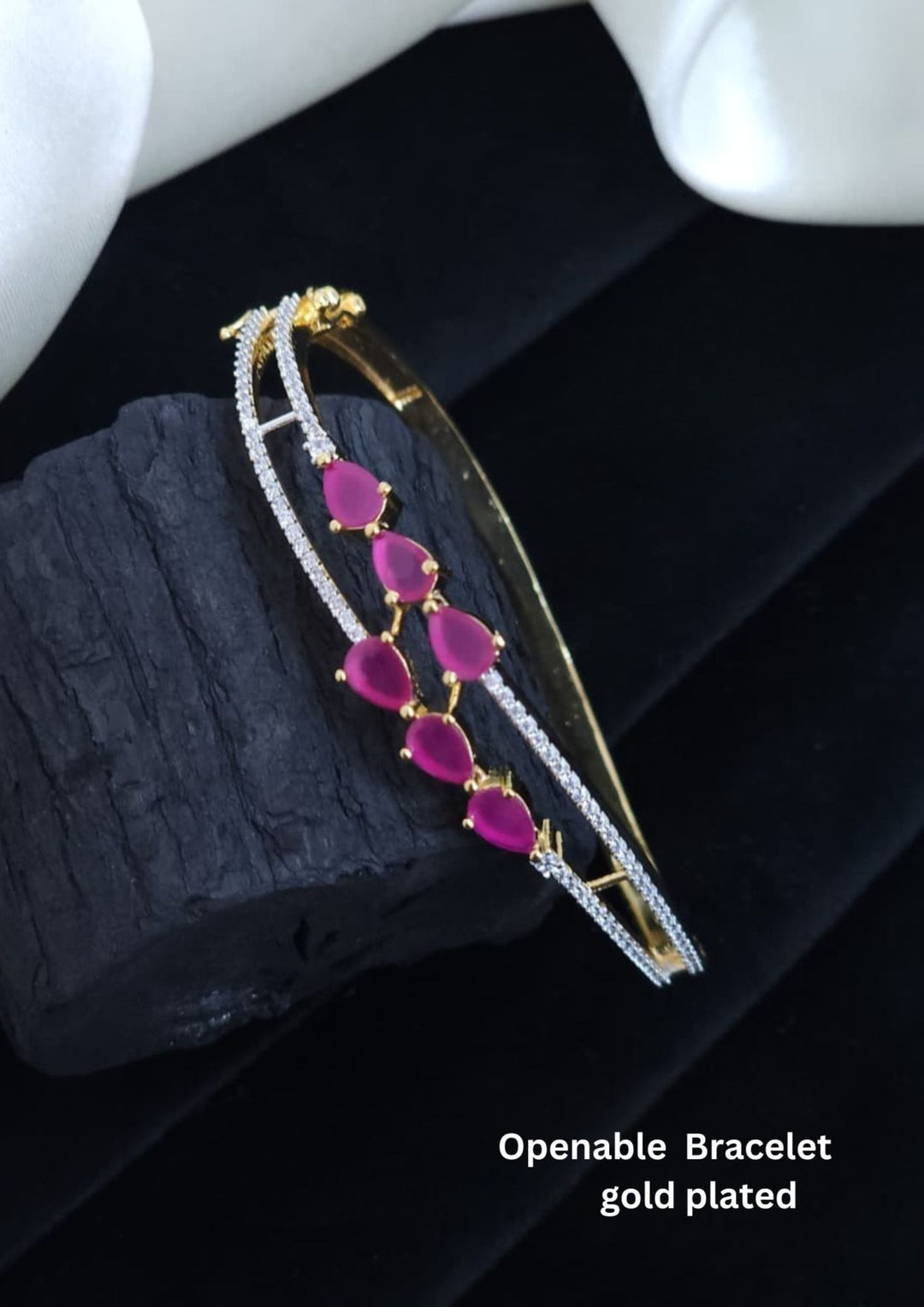 Zircon Diamond Gold Plated Openable Bracelet r10390