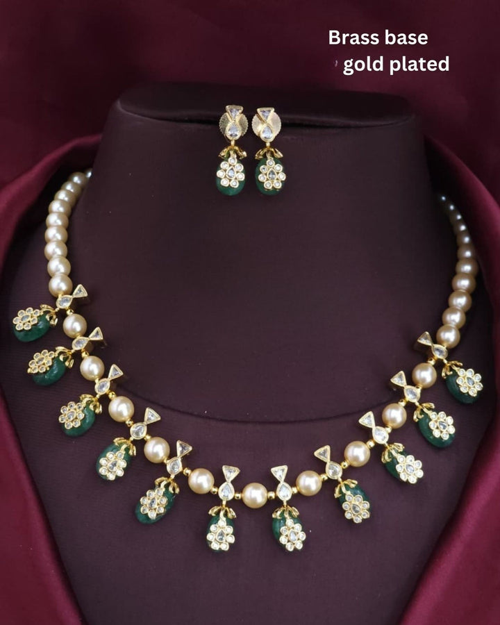 Kundan & Beads Gold Plated Necklace with Earrings r101080