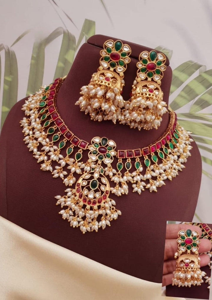 Kundan Necklace with Earrings g102850