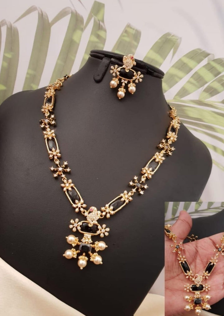 Kundan Stones Necklace with Earrings g101660