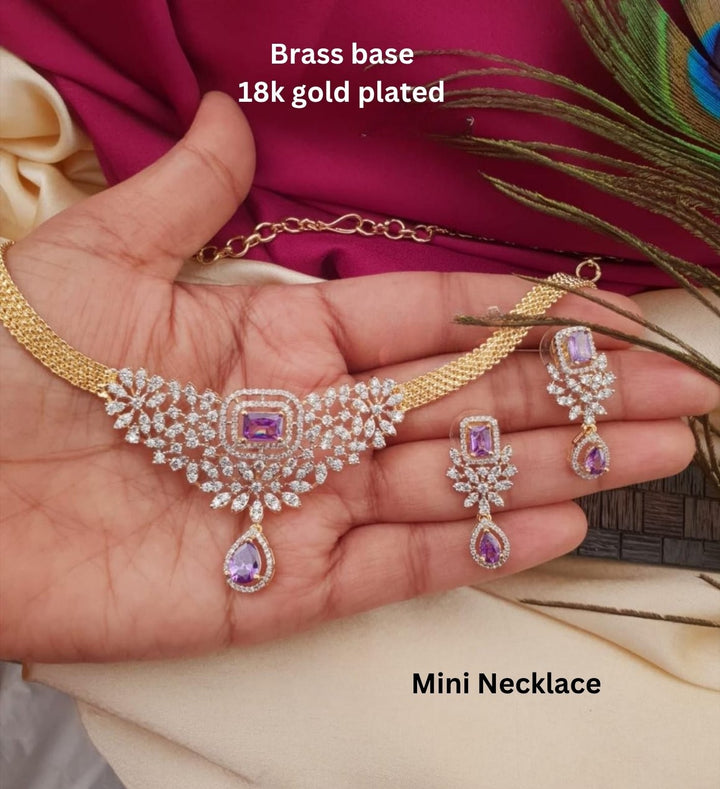 Kundan Mini Necklace with Earrings g101099