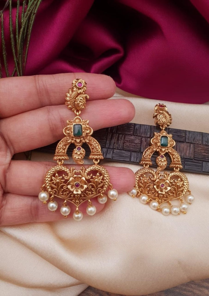 Kundan Antique Earrings g 10850