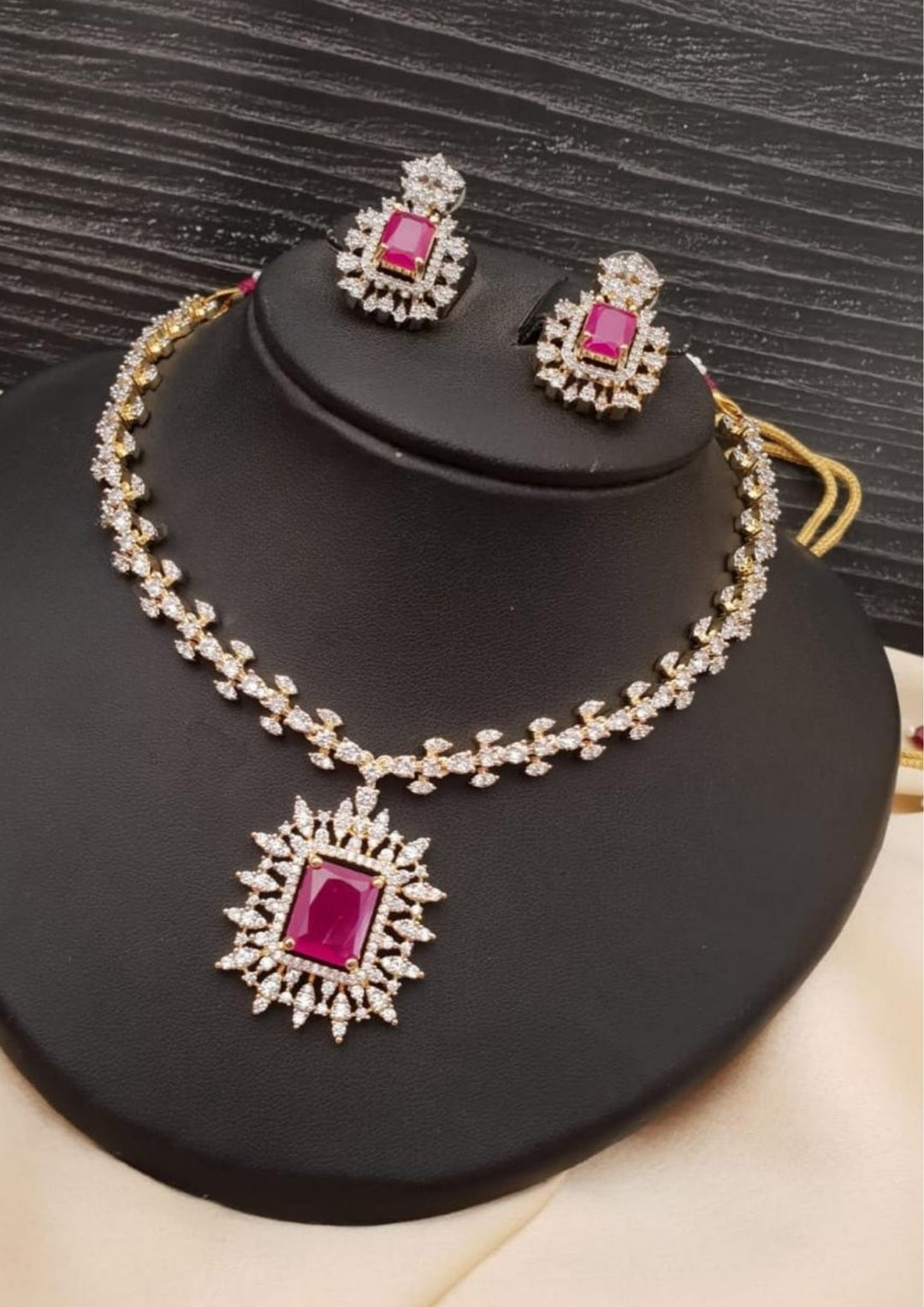 Pure Zirconian Diamond Necklace with Earrings g101199