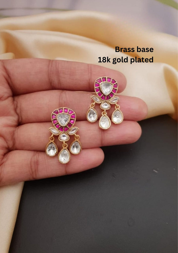 Kundan Studs g 10850