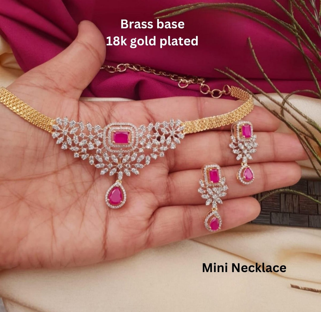 Kundan Mini Necklace with Earrings g101099