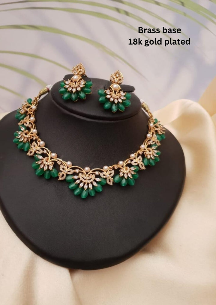 Kundan Necklace with Earrings g101299