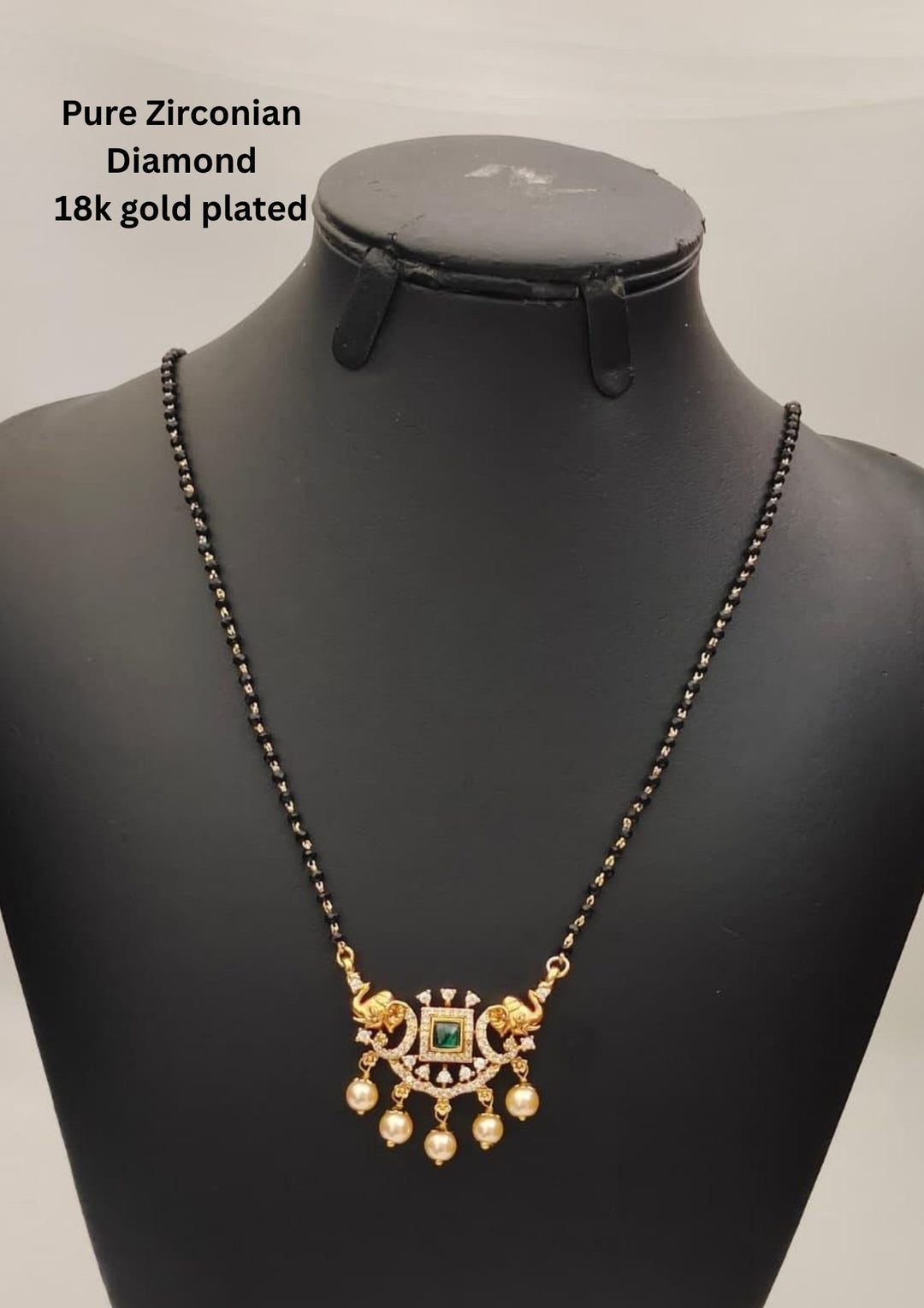 Emerald diamond mangalsutra